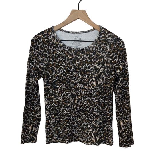 Time and Tru Animal Print Long Sleeve Top - Picture 5 of 7